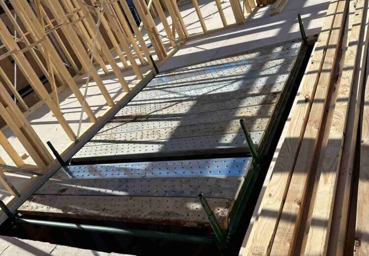 SINGLE STORY GUARD RAIL